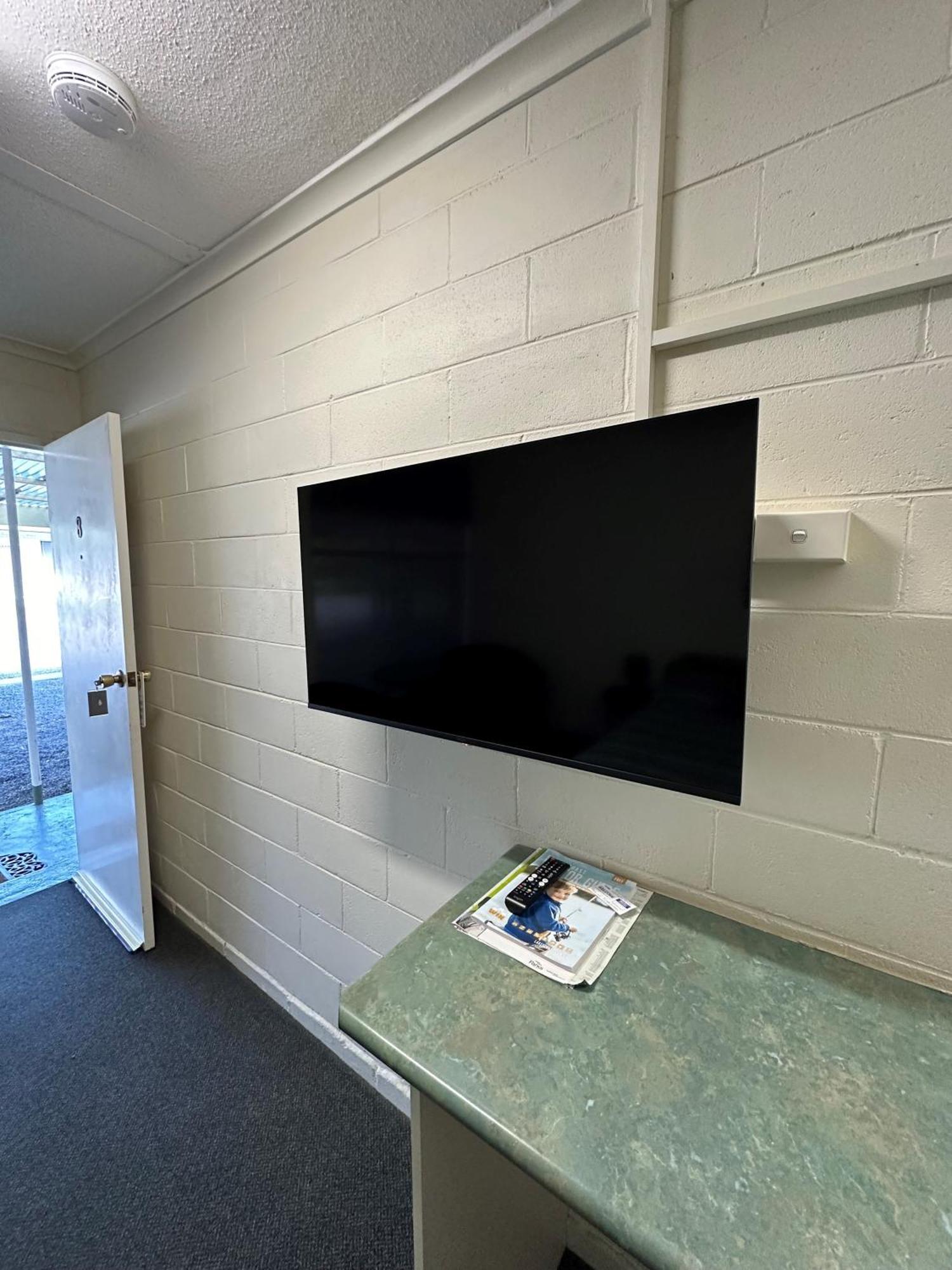 The Silver Bream Motel & Self Contained Units Mallacoota Bagian luar foto