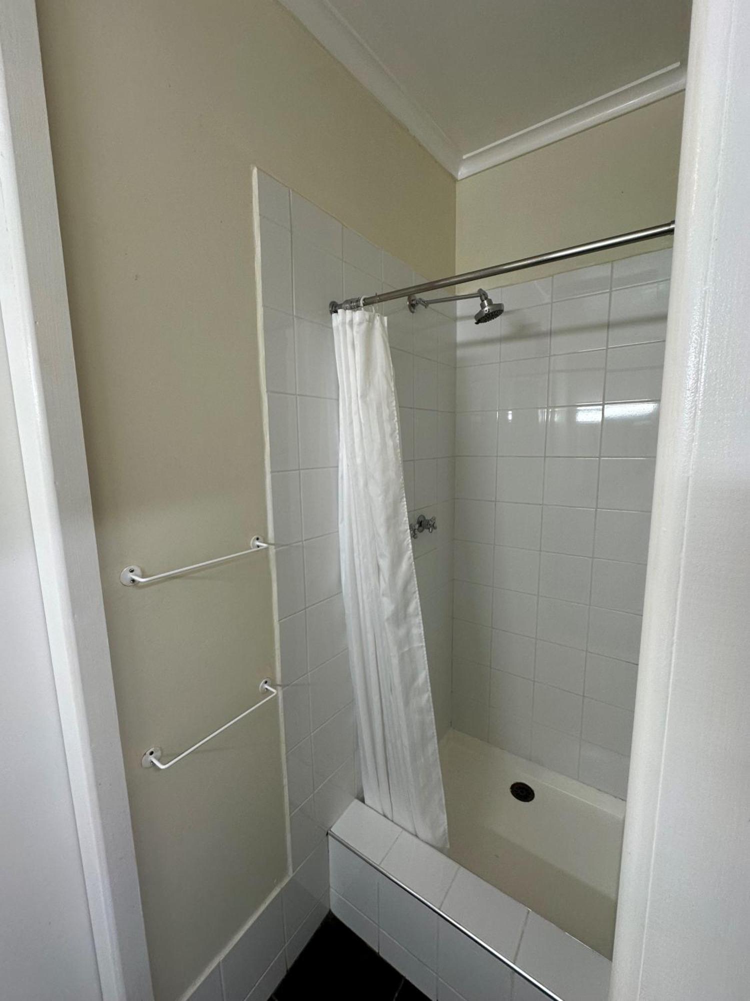 The Silver Bream Motel & Self Contained Units Mallacoota Bagian luar foto