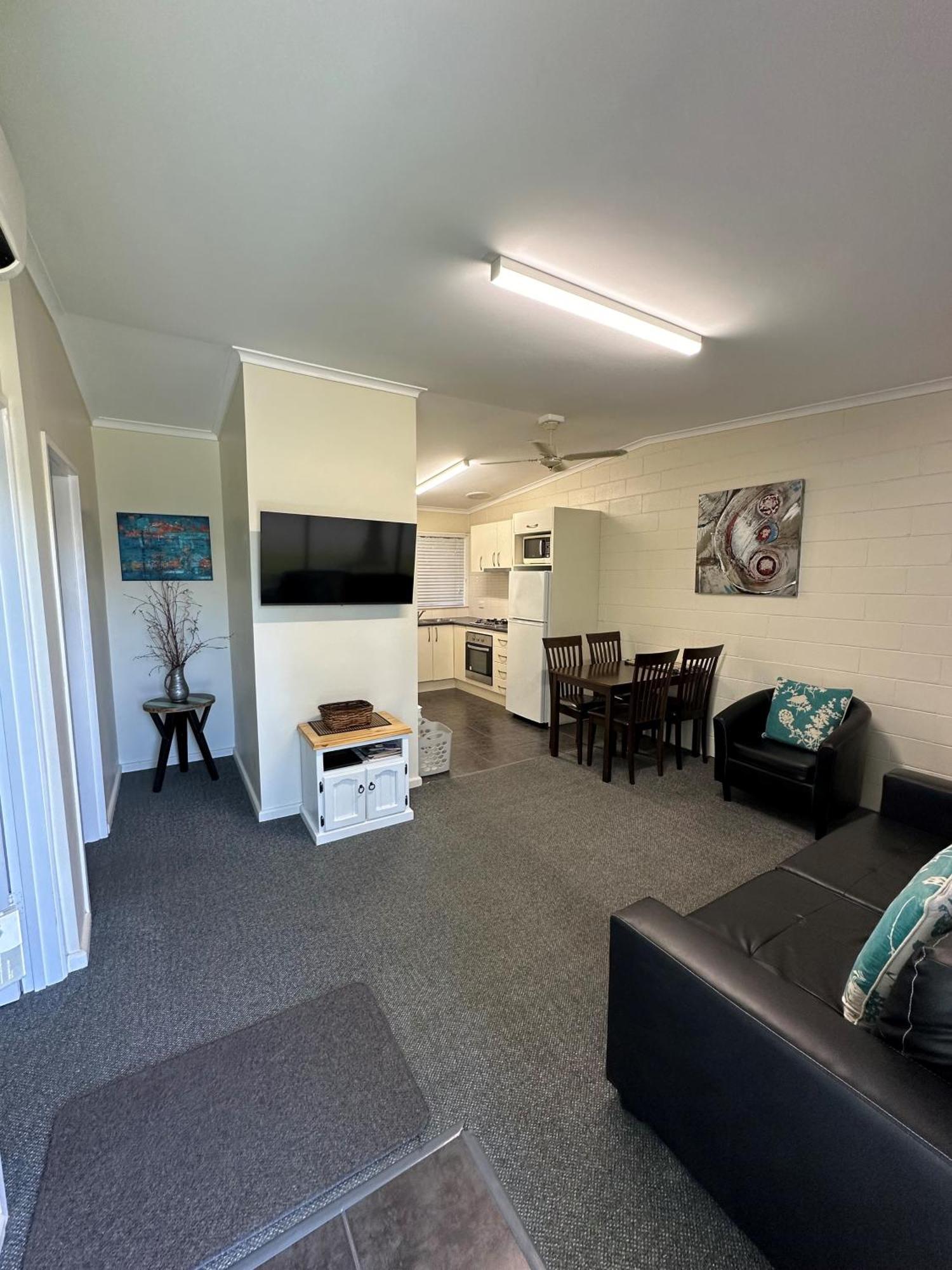 The Silver Bream Motel & Self Contained Units Mallacoota Bagian luar foto